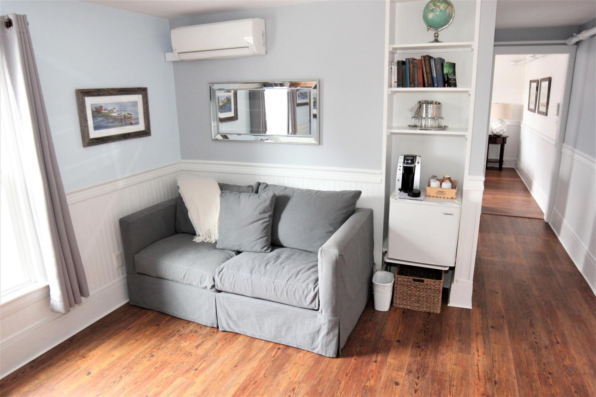 Carriage House King with Sleeper Sofa,1219237702:JPEG
