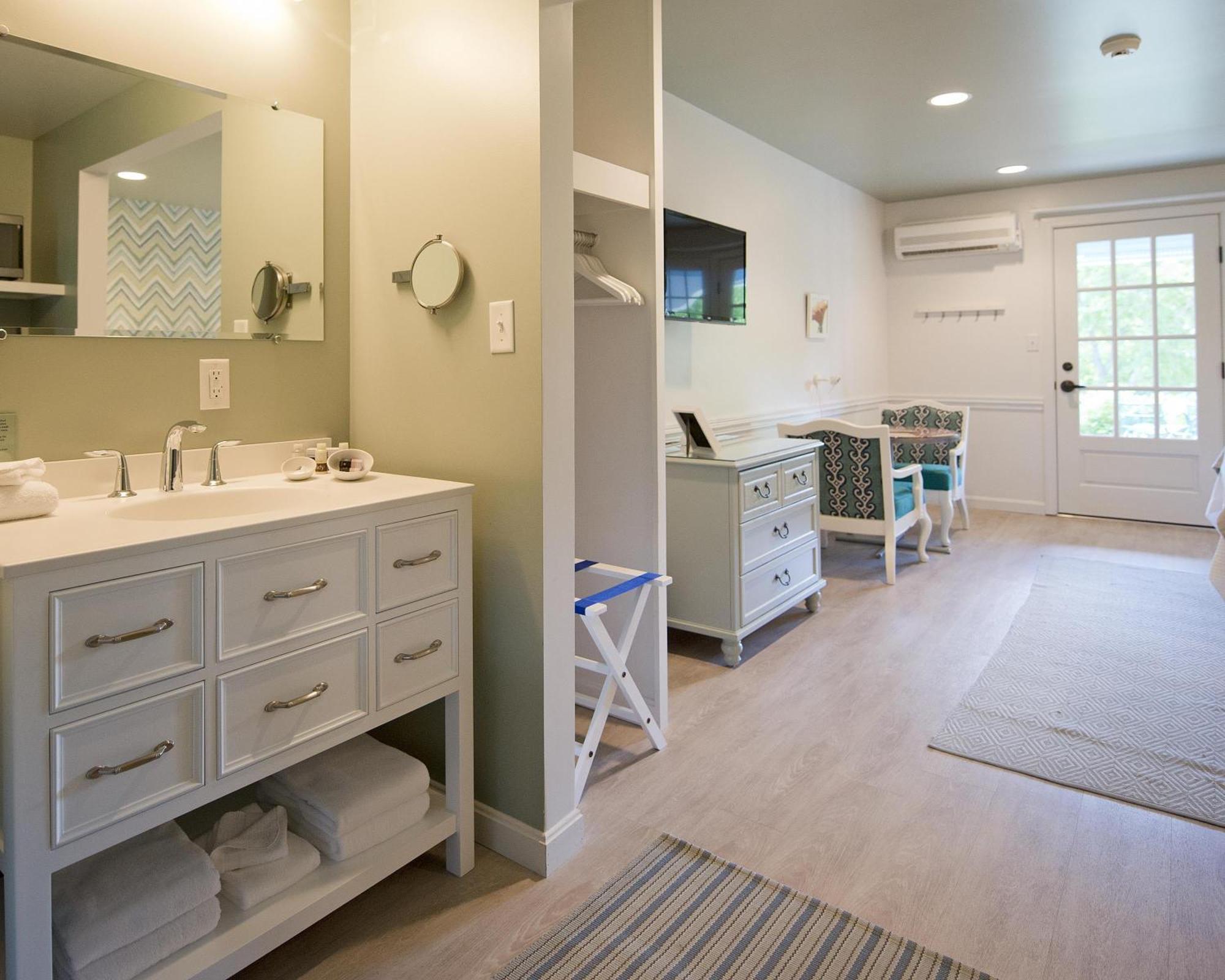 Cove King Second Floor